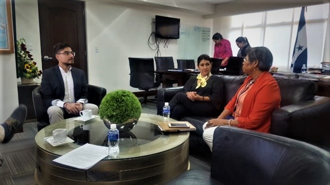 Jahn in Honduras meeting with the Ministra de Salud 