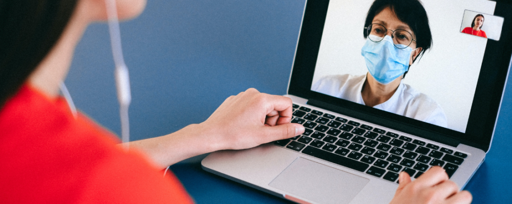 patient talking to a doctor on the computer screen