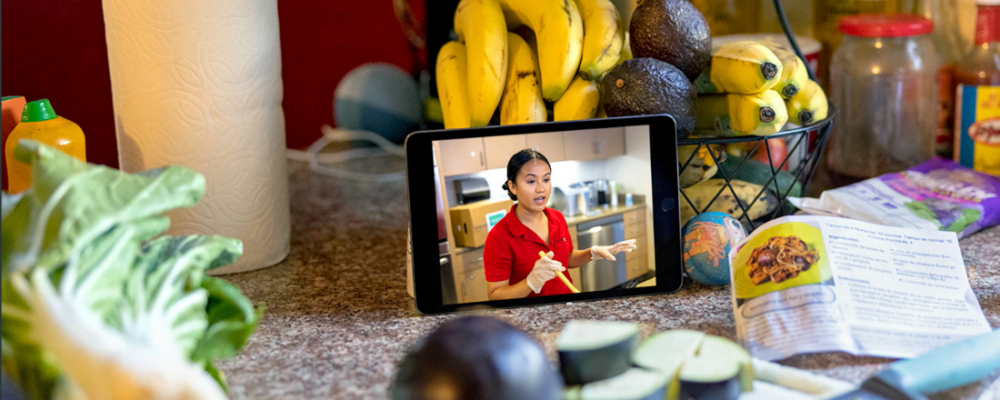 Live stream of cooking class during meal prep