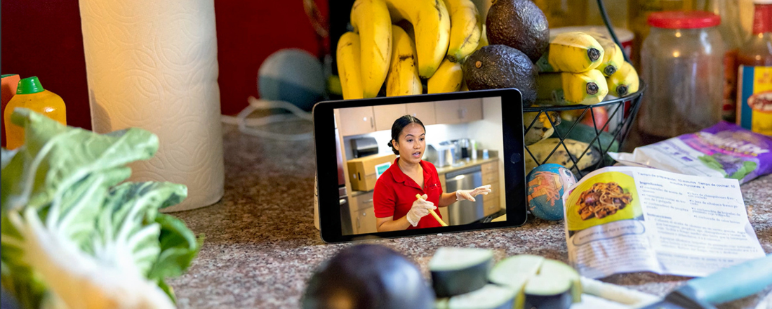 Live stream of cooking class during meal prep