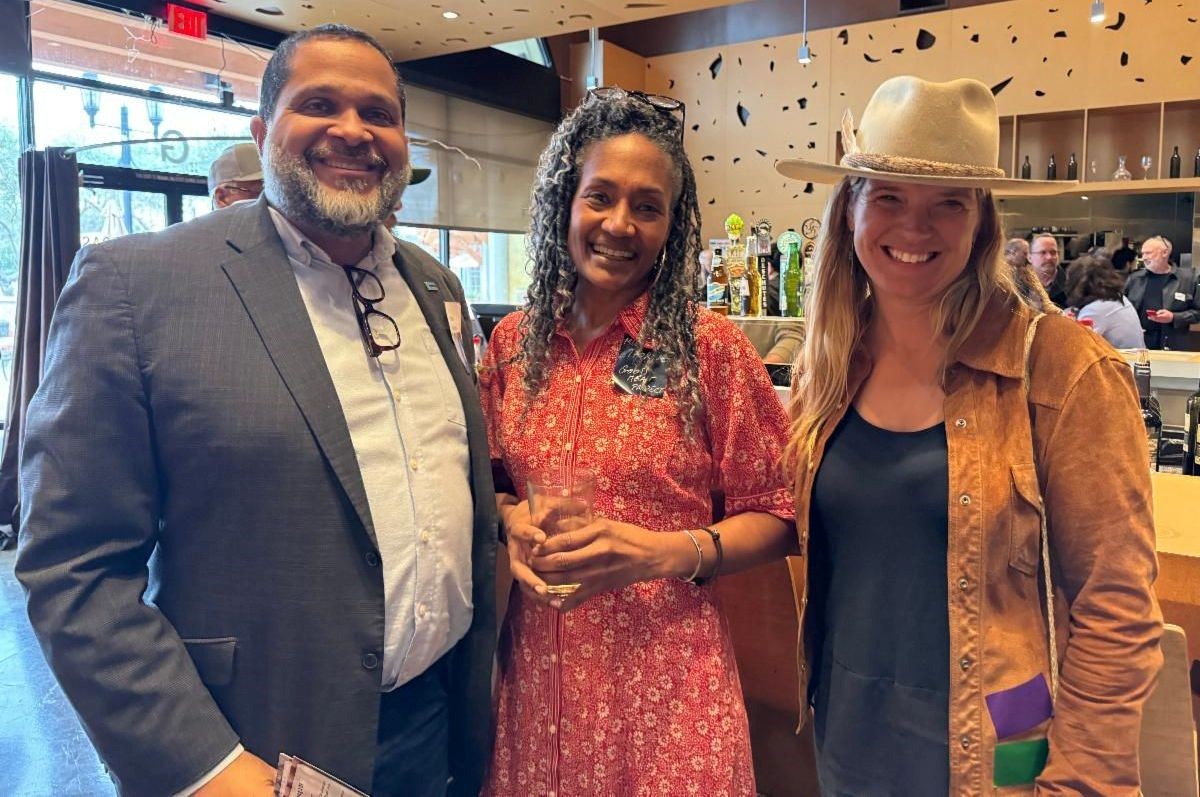 Paul Williams, Chief Procurement Officer, University of California; Michele Thorne and Doniga Markegard networking during a break